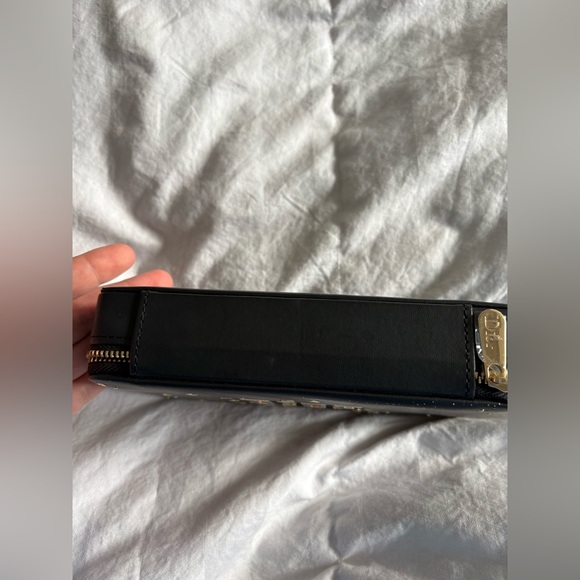 Never used Dior Limited Edition Holiday Clutch – Black & Gold - Picture 5 of 14